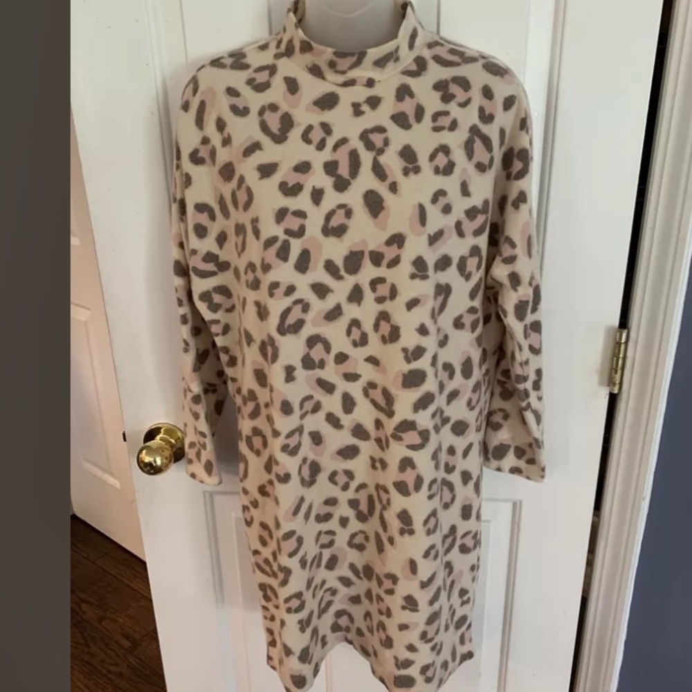 Lush Womens Sz XS Cheetah Print LS Dress NWT